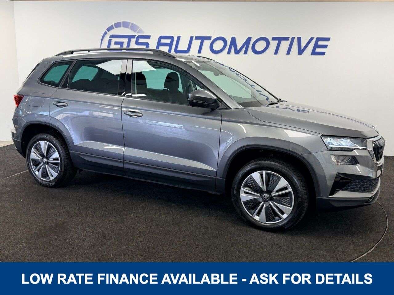 A 2022 SKODA KAROQ 2.0 TDI SE DRIVE 150 BHP + SAT NAV + PARKING SENSORS SIX MONTH WARRANTY JUL A 2022 SKODA KAROQ 2.0 TDI SE DRIVE 150 BHP + SAT NAV + PARKING SENSORS SIX MONTH WARRANTY JUL
