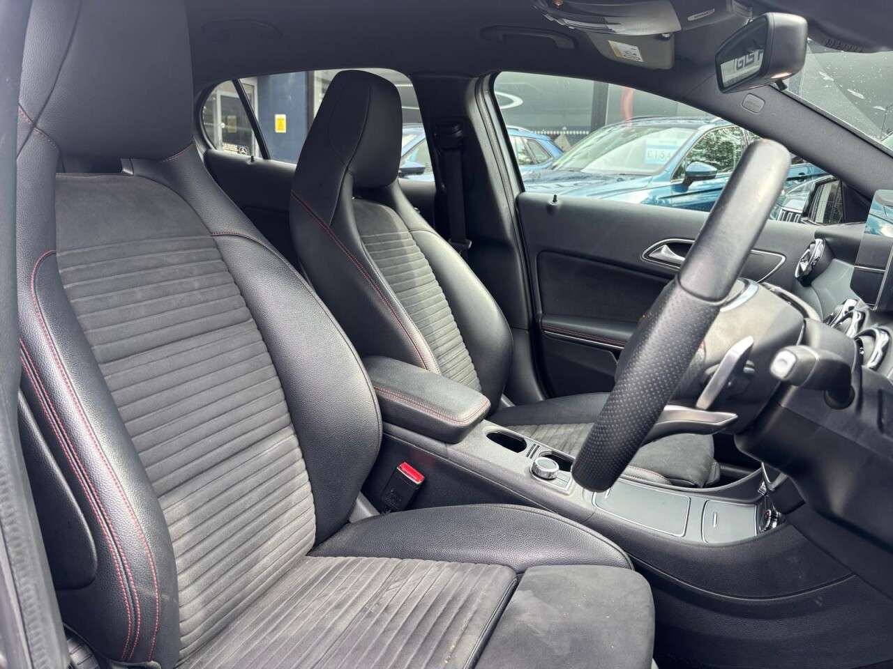 A 2020 MERCEDES-BENZ GLA GLA180 AMG LINE EDITION 7G-DCT AUTO 122 BHP + SAT NAV + REAR CAMERA A 2020 MERCEDES-BENZ GLA GLA180 AMG LINE EDITION 7G-DCT AUTO 122 BHP + SAT NAV + REAR CAMERA