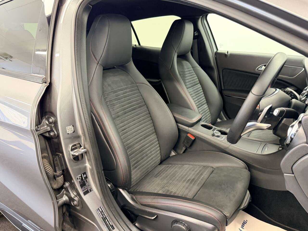 A 2020 MERCEDES-BENZ GLA GLA180 AMG LINE EDITION 7G-DCT AUTO 122 BHP + SAT NAV + REAR CAMERA + HEATE A 2020 MERCEDES-BENZ GLA GLA180 AMG LINE EDITION 7G-DCT AUTO 122 BHP + SAT NAV + REAR CAMERA + HEATE