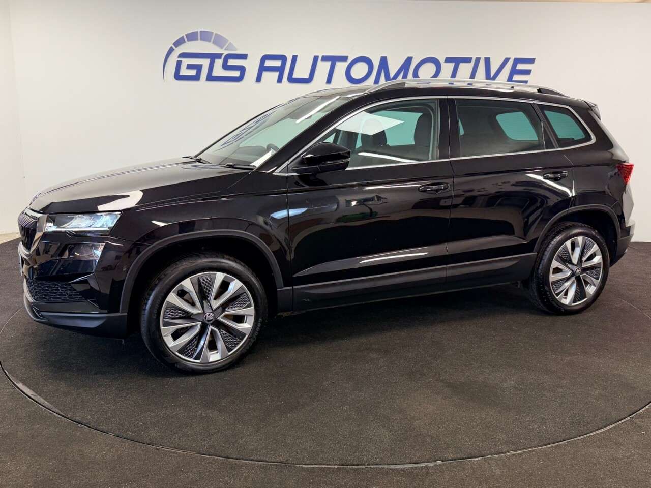 A 2023 SKODA KAROQ 1.5 TSI ACT SE L DSG AUTO 150 BHP + SAT NAV + CAMERA + HEATED SEATS SIX MON A 2023 SKODA KAROQ 1.5 TSI ACT SE L DSG AUTO 150 BHP + SAT NAV + CAMERA + HEATED SEATS SIX MON