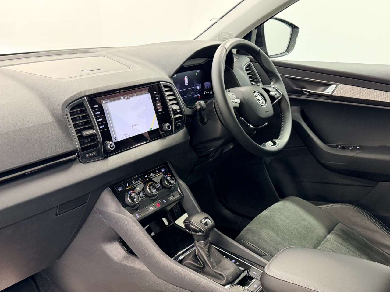 2023 SKODA KAROQ 2023 SKODA KAROQ