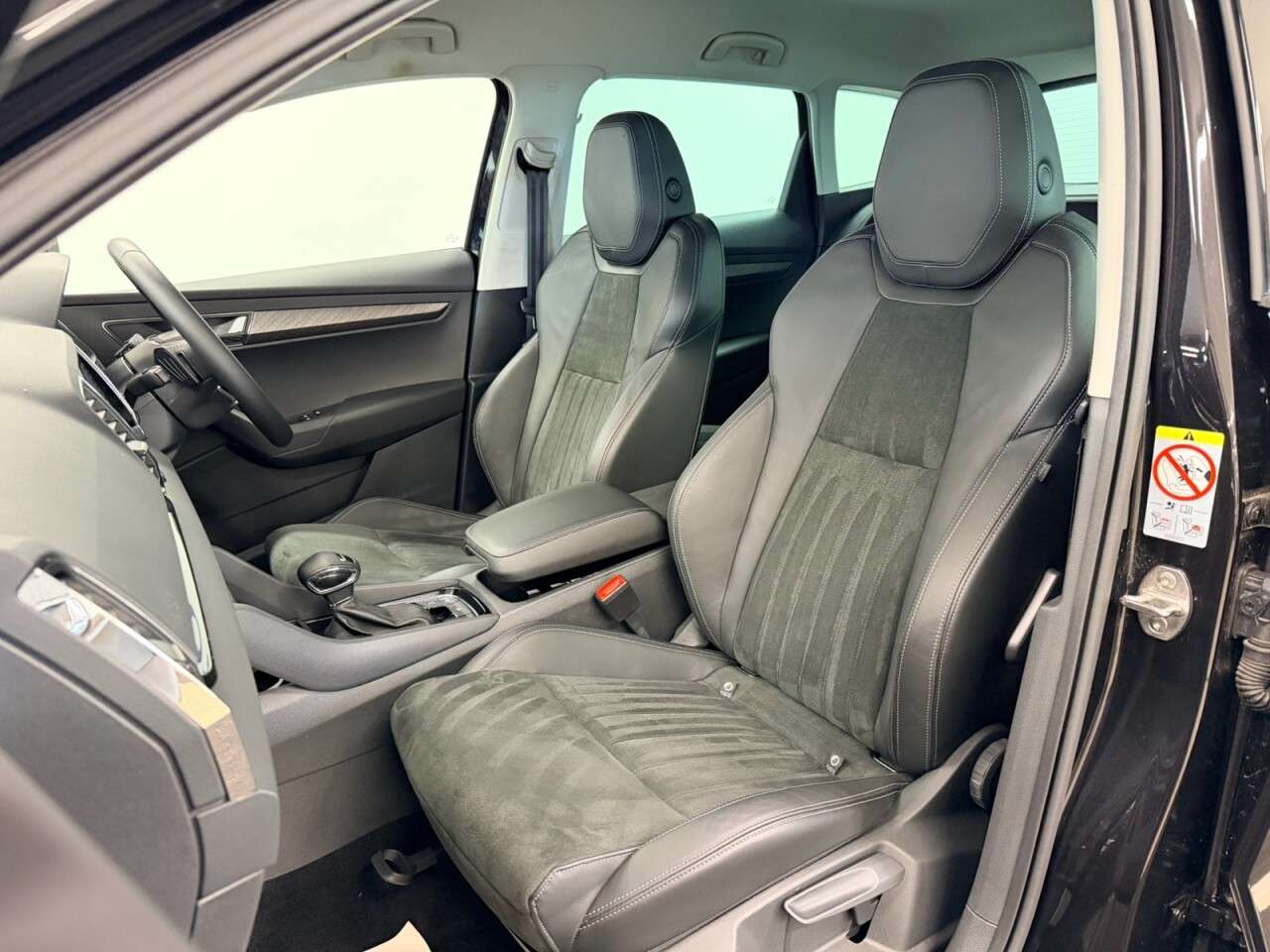 2023 SKODA KAROQ 2023 SKODA KAROQ