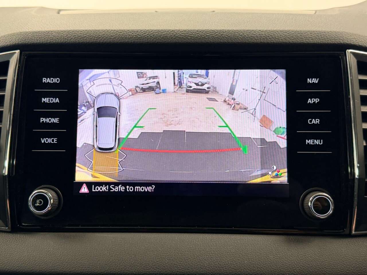 2023 SKODA KAROQ 2023 SKODA KAROQ