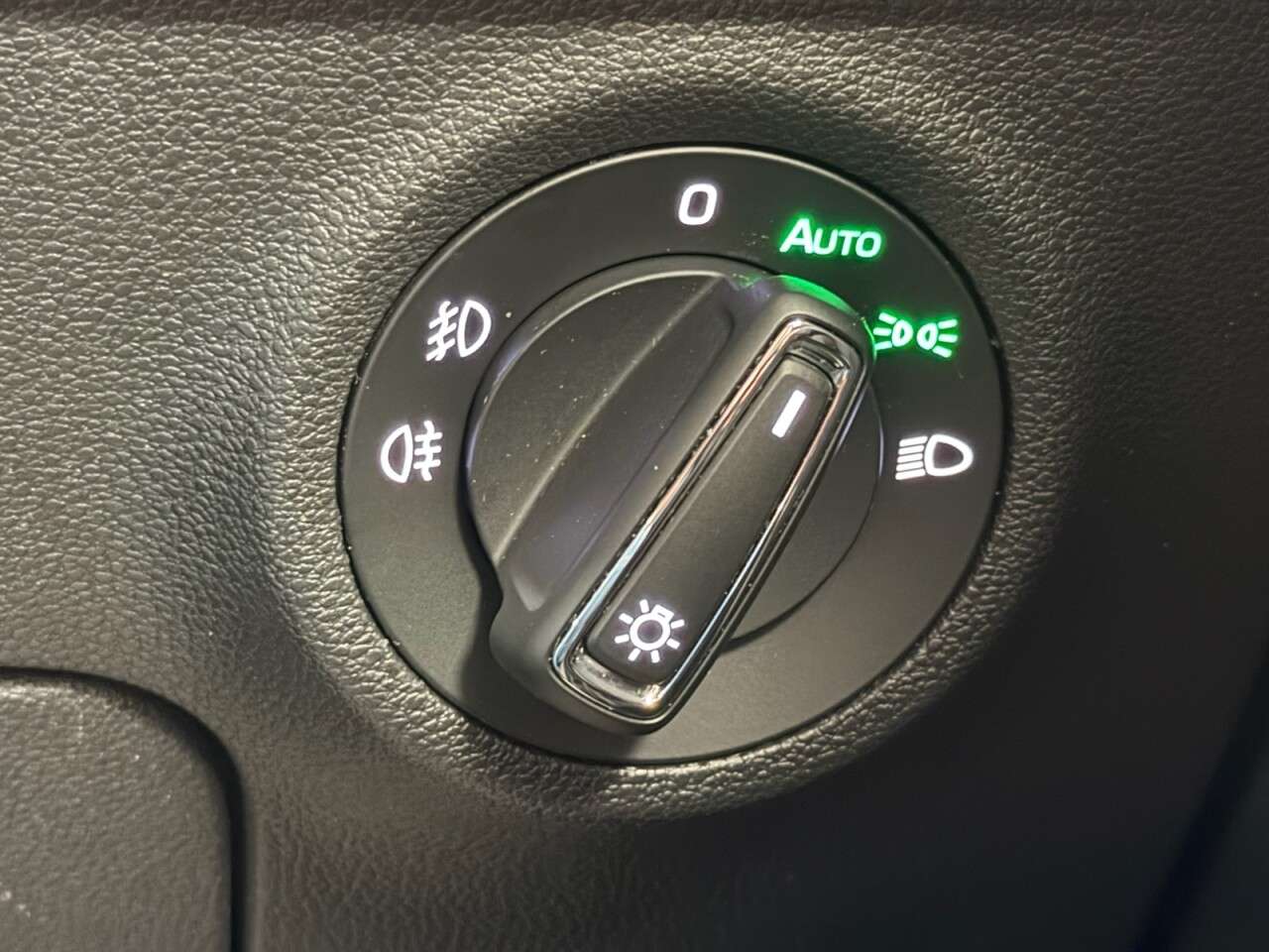 2023 SKODA KAROQ 2023 SKODA KAROQ