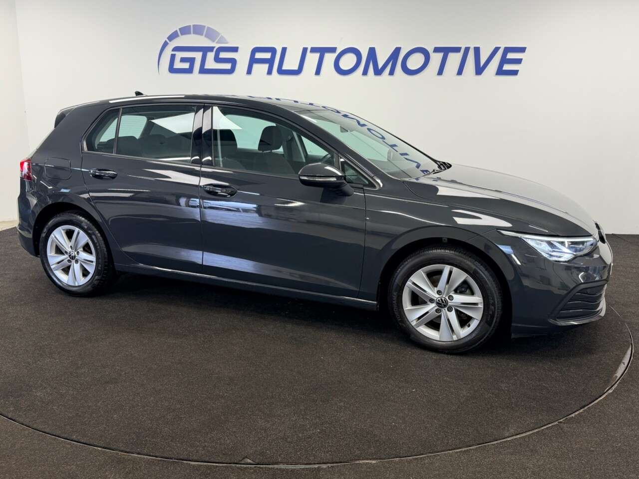 A 2020 VOLKSWAGEN GOLF 1.5 TSI LIFE FIVE DOOR 130 BHP + SAT NAV + PARKING SENSORS SIX MONTH WARRAN A 2020 VOLKSWAGEN GOLF 1.5 TSI LIFE FIVE DOOR 130 BHP + SAT NAV + PARKING SENSORS SIX MONTH WARRAN