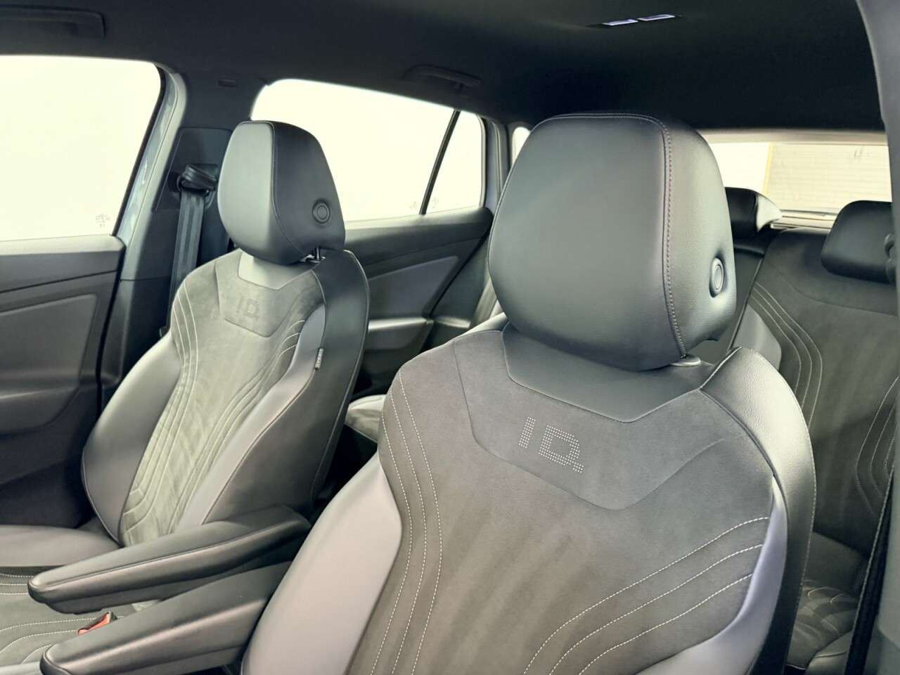 2023 VOLKSWAGEN ID.4 2023 VOLKSWAGEN ID.4