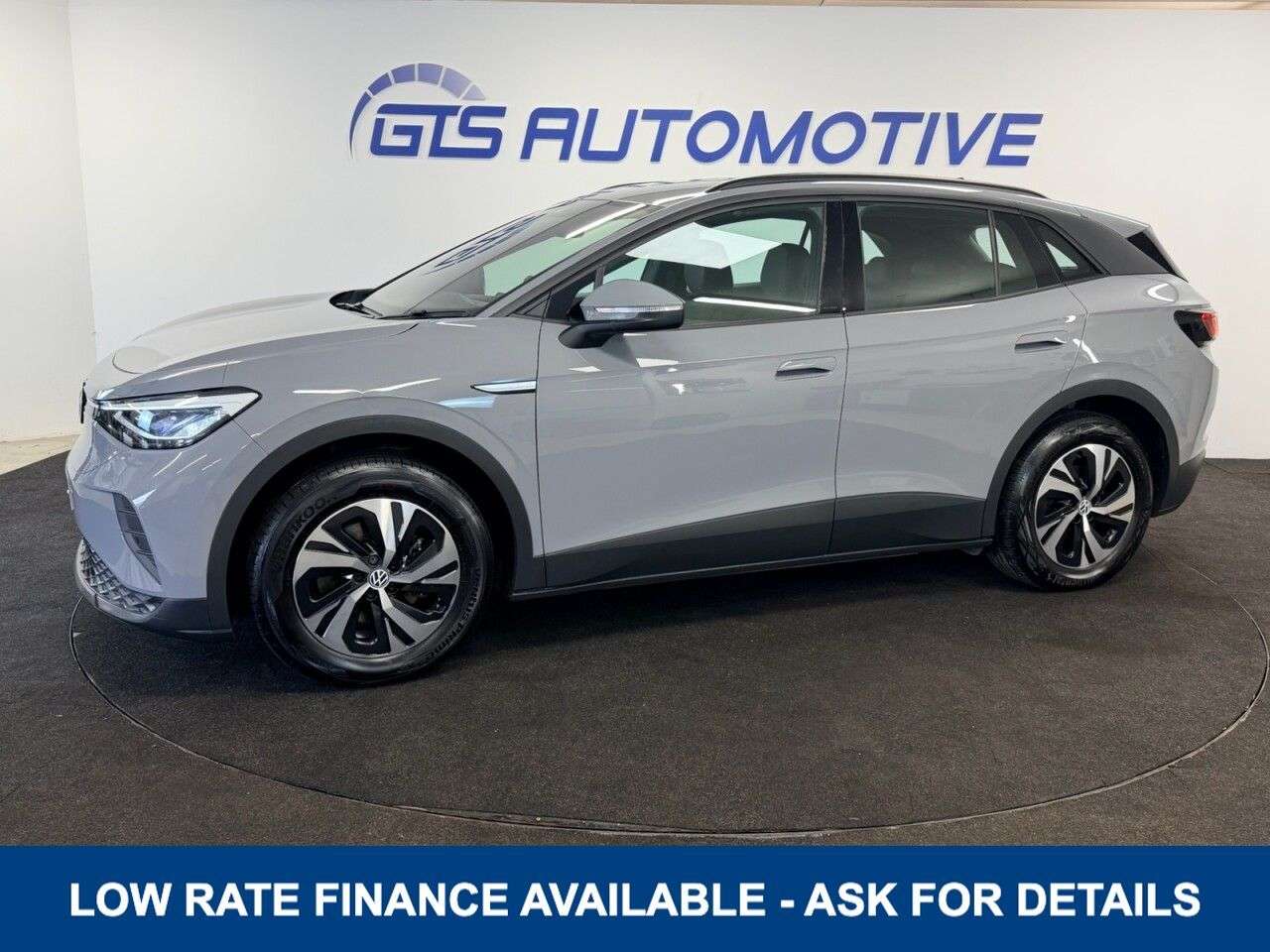 A 2023 VOLKSWAGEN ID.4 PURE 52kWh LIFE EDITION ELECTRIC AUTO 150 BHP + SAT NAV + HEATED SEATS SIX A 2023 VOLKSWAGEN ID.4 PURE 52kWh LIFE EDITION ELECTRIC AUTO 150 BHP + SAT NAV + HEATED SEATS SIX