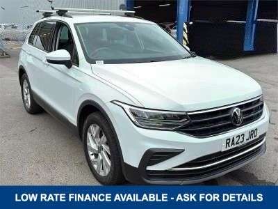 A 2023 VOLKSWAGEN TIGUAN 1.5 TSI LIFE 150 BHP + SAT NAV A 2023 VOLKSWAGEN TIGUAN 1.5 TSI LIFE 150 BHP + SAT NAV