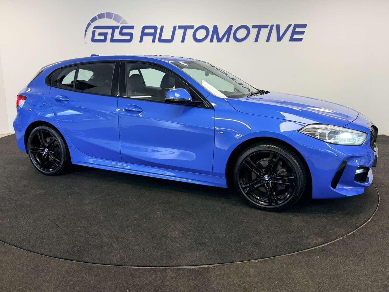 A 2020 BMW 1 SERIES 118i M-SPORT FIVE DOOR 140 BHP + SAT NAV + HEATED LEATHER + HEAD UP DISPLAY A 2020 BMW 1 SERIES 118i M-SPORT FIVE DOOR 140 BHP + SAT NAV + HEATED LEATHER + HEAD UP DISPLAY