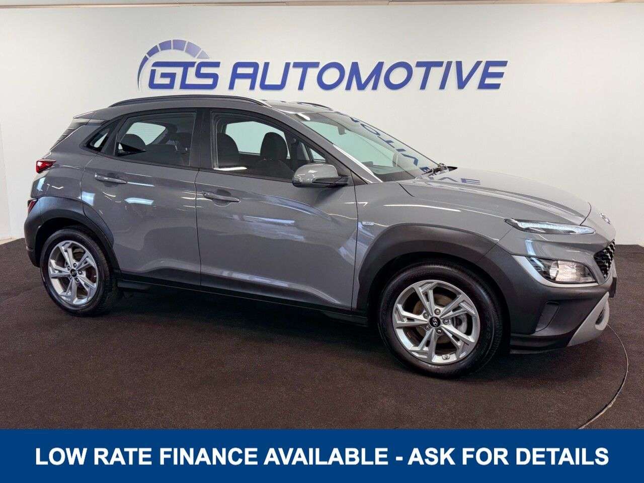 A 2023 HYUNDAI KONA 1.0 T-GDi MHEV HYBRID SE CONNECT 120 BHP + REAR CAMERA + APPLE CAR PLAY SIX A 2023 HYUNDAI KONA 1.0 T-GDi MHEV HYBRID SE CONNECT 120 BHP + REAR CAMERA + APPLE CAR PLAY SIX