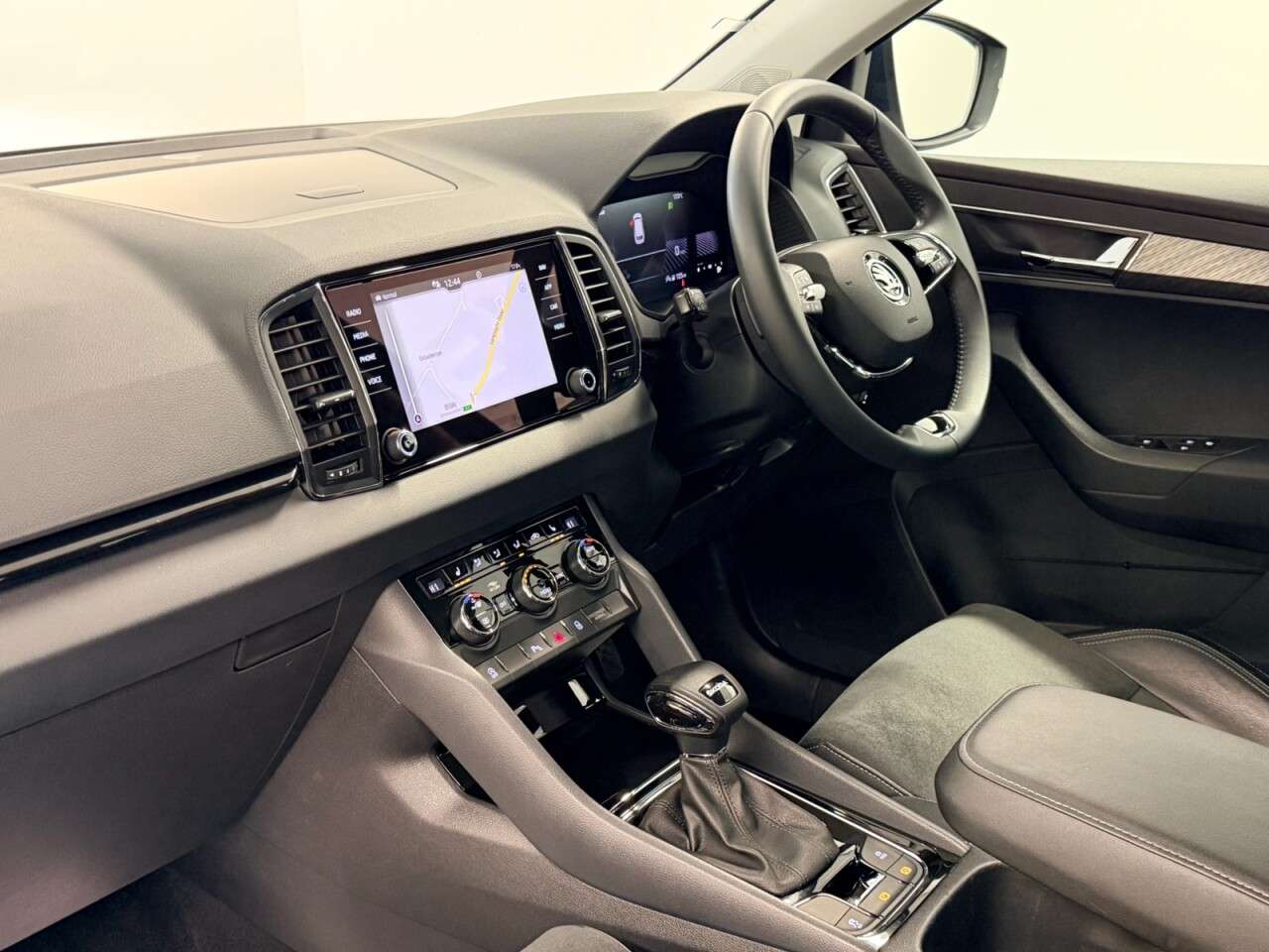 2023 SKODA KAROQ 2023 SKODA KAROQ