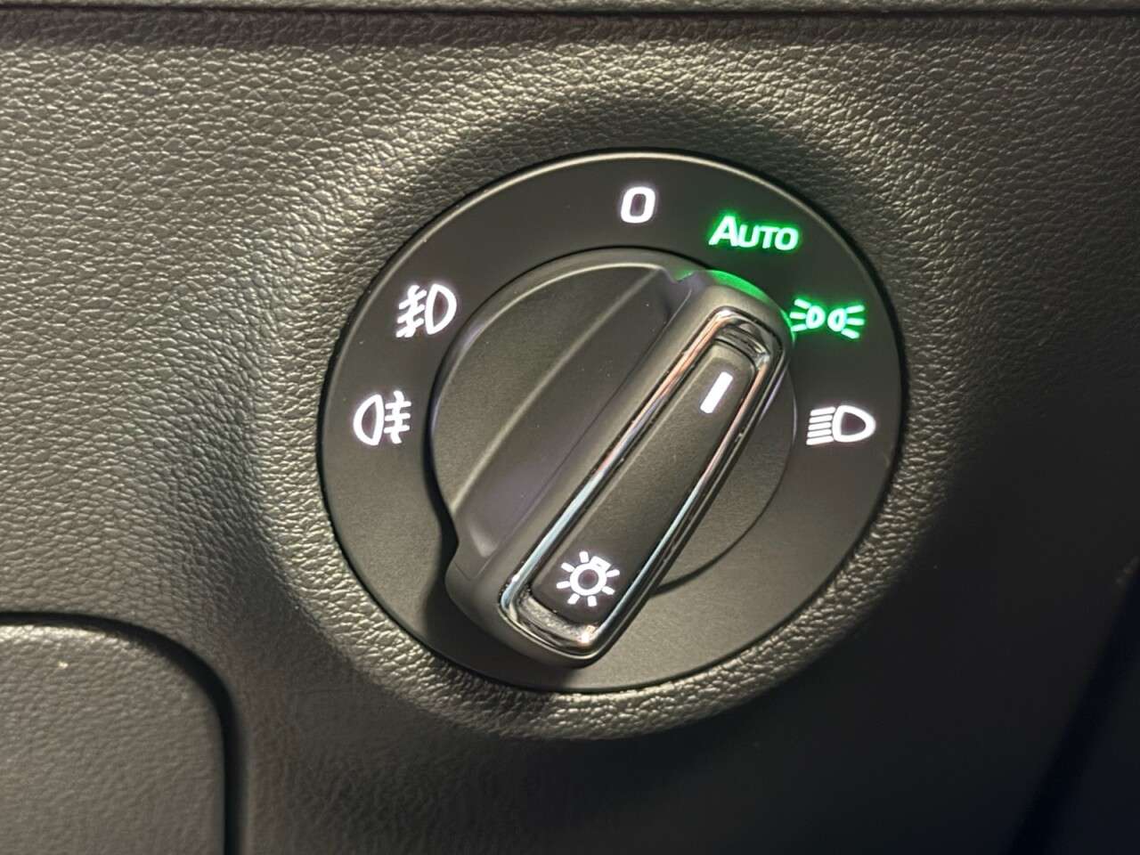 2023 SKODA KAROQ 2023 SKODA KAROQ