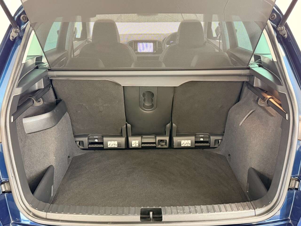 2023 SKODA KAROQ 2023 SKODA KAROQ