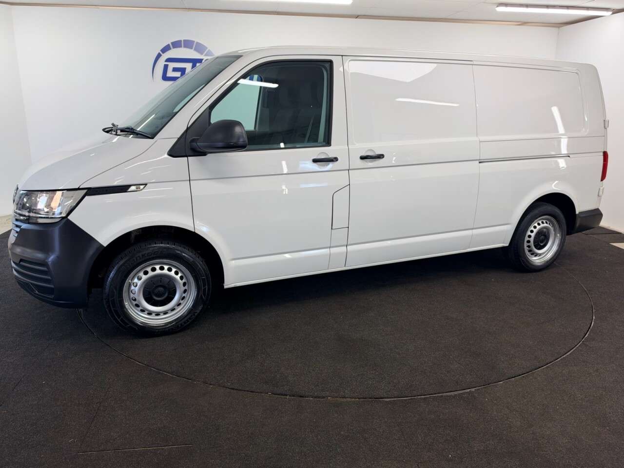 A 2021 VOLKSWAGEN E-TRANSPORTER e 110 37.3kWh PANEL VAN ELECTRIC AUTO LWB 110 BHP + APPLE PLAY + HEATED SEA A 2021 VOLKSWAGEN E-TRANSPORTER e 110 37.3kWh PANEL VAN ELECTRIC AUTO LWB 110 BHP + APPLE PLAY + HEATED SEA
