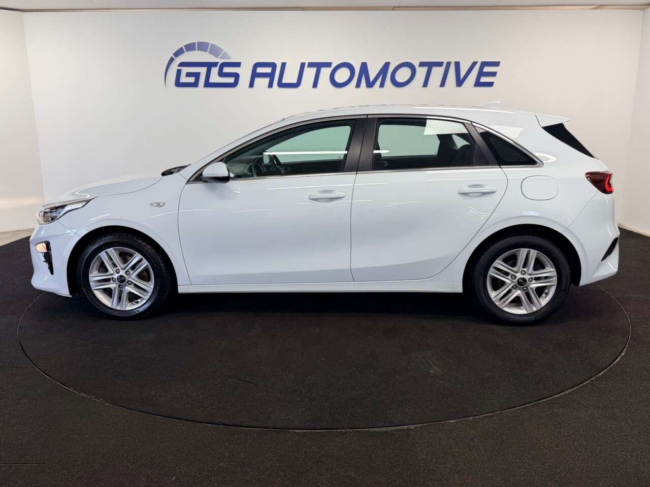 2021 KIA CEED 2021 KIA CEED