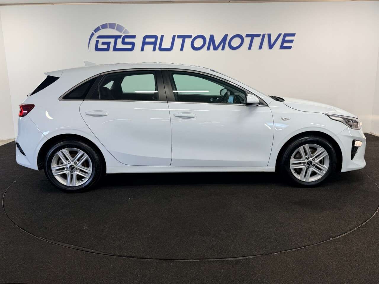 2021 KIA CEED 2021 KIA CEED