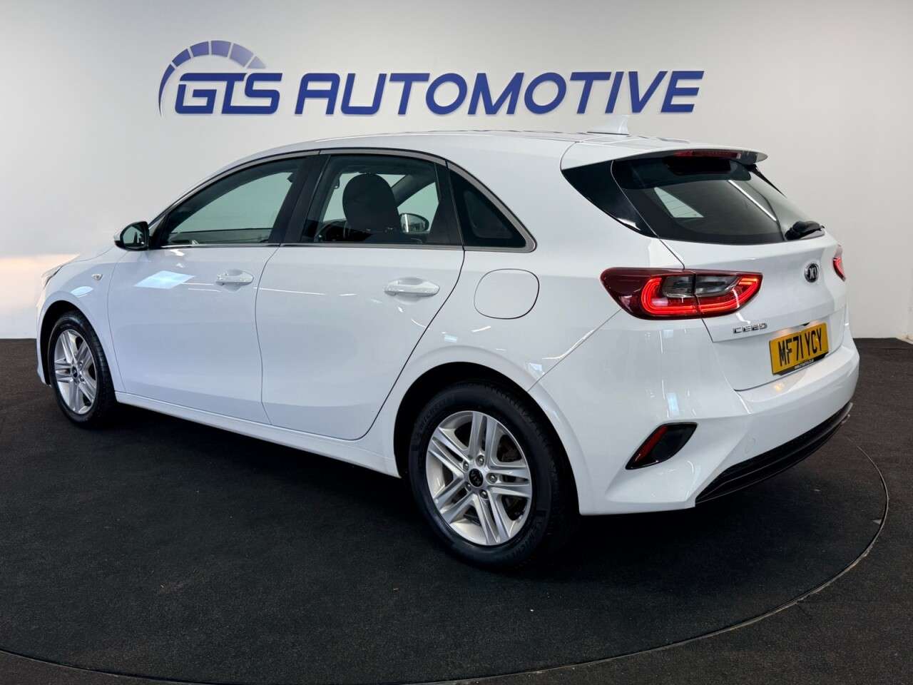 2021 KIA CEED 2021 KIA CEED