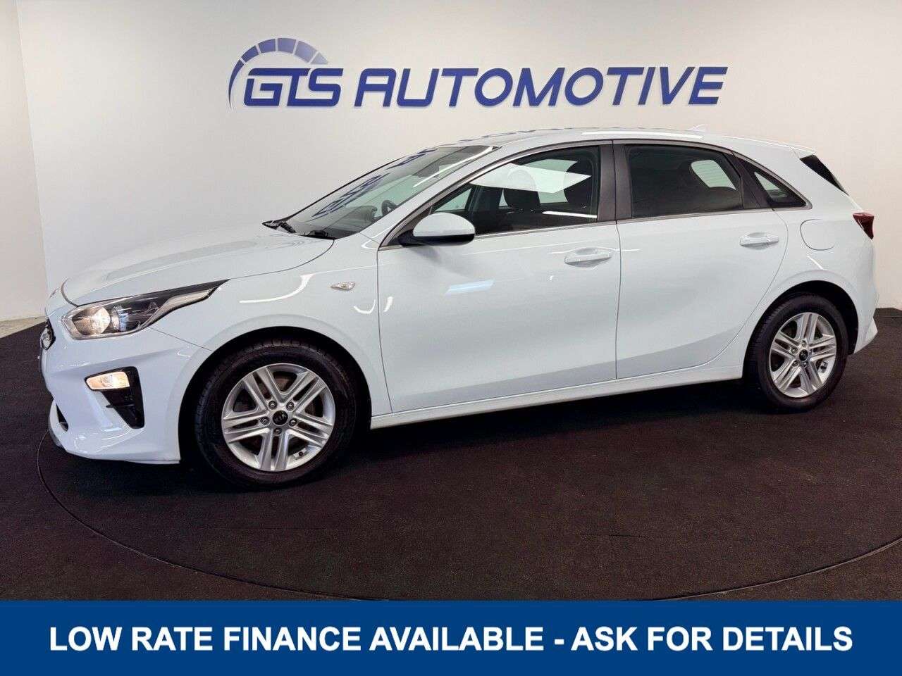 A 2021 KIA CEED 1.0 T-GDi 2 NAVIGATION FIVE DOOR 120 BHP + SAT NAV + REAR CAMERA SIX MONTH A 2021 KIA CEED 1.0 T-GDi 2 NAVIGATION FIVE DOOR 120 BHP + SAT NAV + REAR CAMERA SIX MONTH