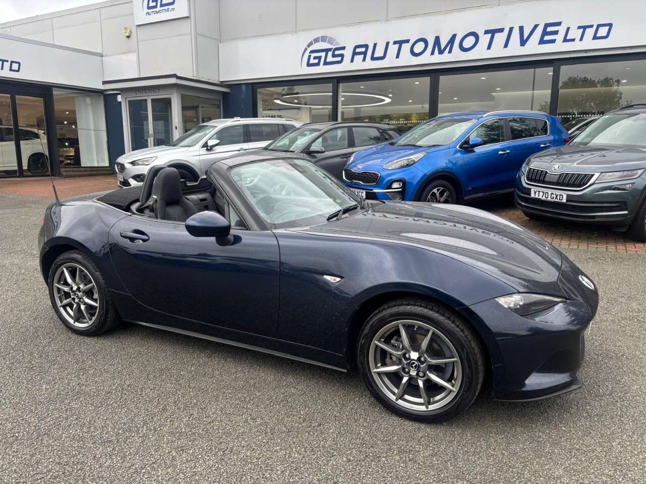 A 2023 MAZDA MX-5 CABRIOLET 1.5 SKYACTIV-G EXCLUSIVE LINE 130 BHP A 2023 MAZDA MX-5 CABRIOLET 1.5 SKYACTIV-G EXCLUSIVE LINE 130 BHP