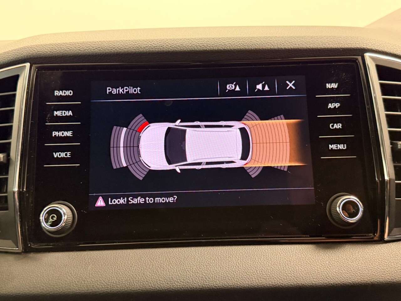 2018 SKODA KAROQ 2018 SKODA KAROQ