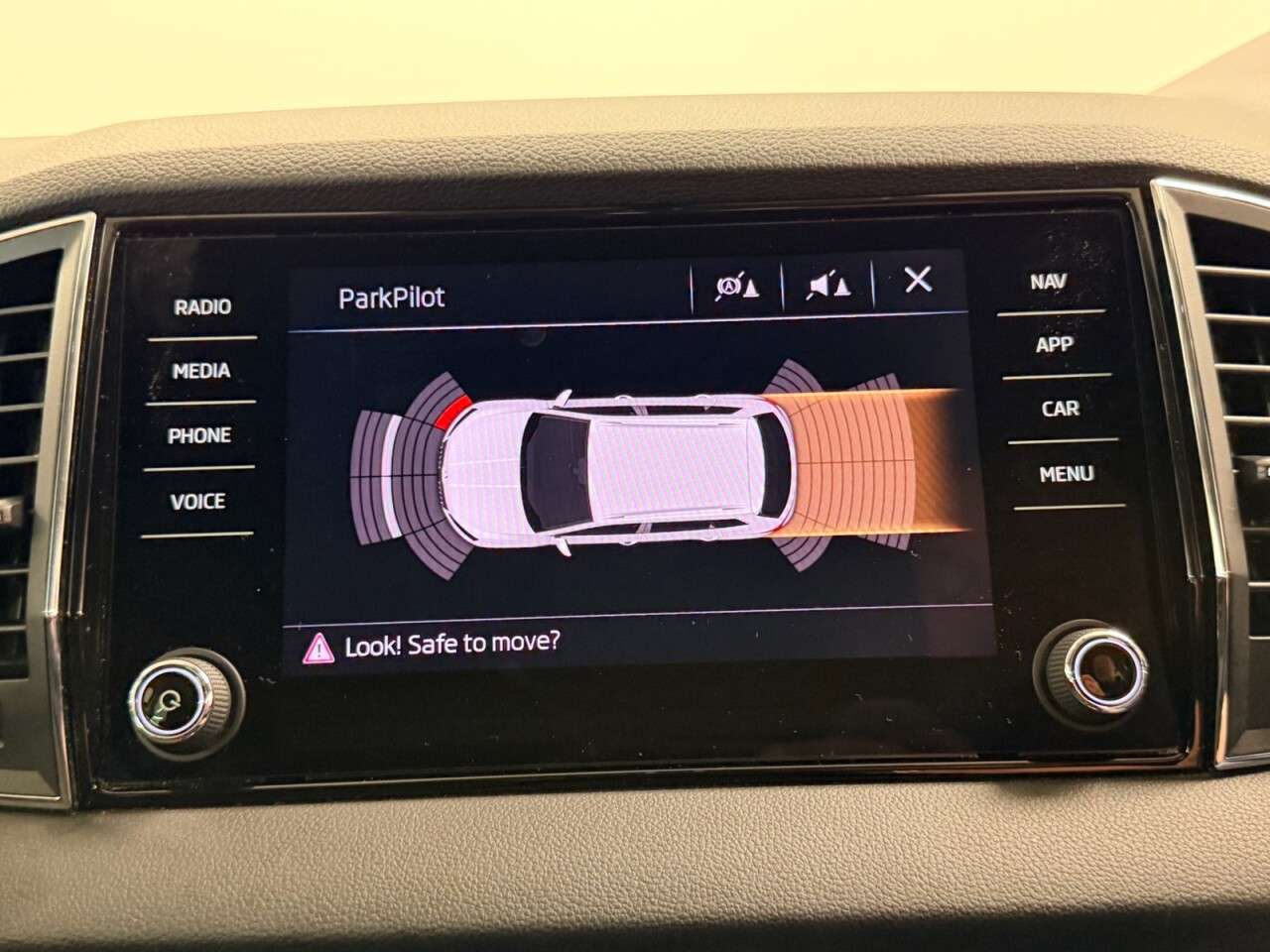2018 SKODA KAROQ 2018 SKODA KAROQ