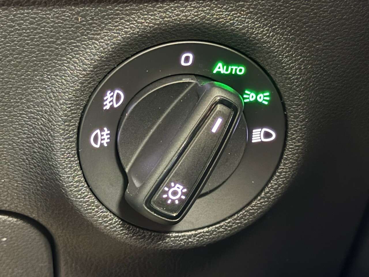 2018 SKODA KAROQ 2018 SKODA KAROQ