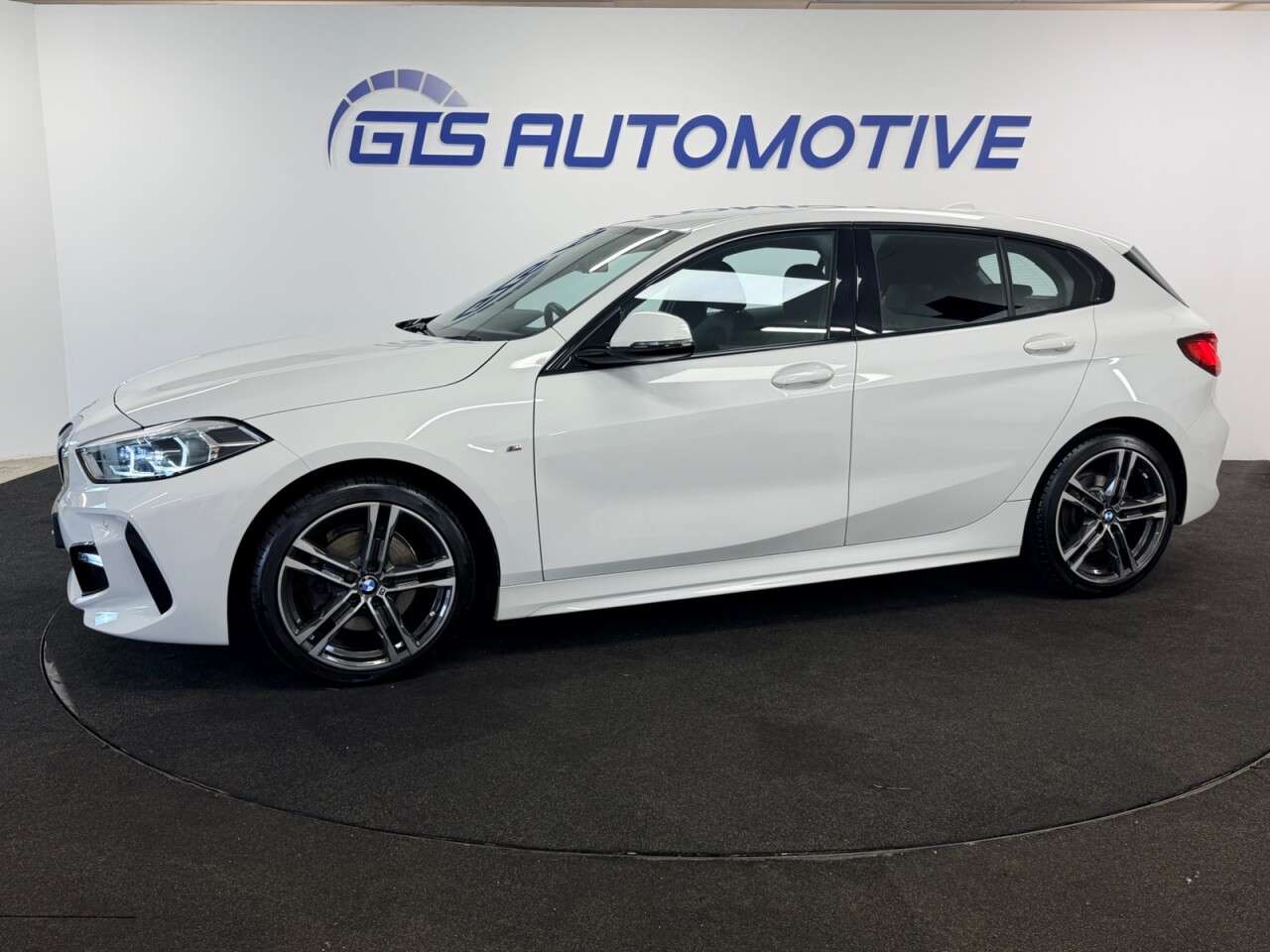 A 2022 BMW 1 SERIES 118i M-SPORT LCP FIVE DOOR 135 BHP + SAT NAV + HEATED SEATS SIX MONTH WARRA A 2022 BMW 1 SERIES 118i M-SPORT LCP FIVE DOOR 135 BHP + SAT NAV + HEATED SEATS SIX MONTH WARRA