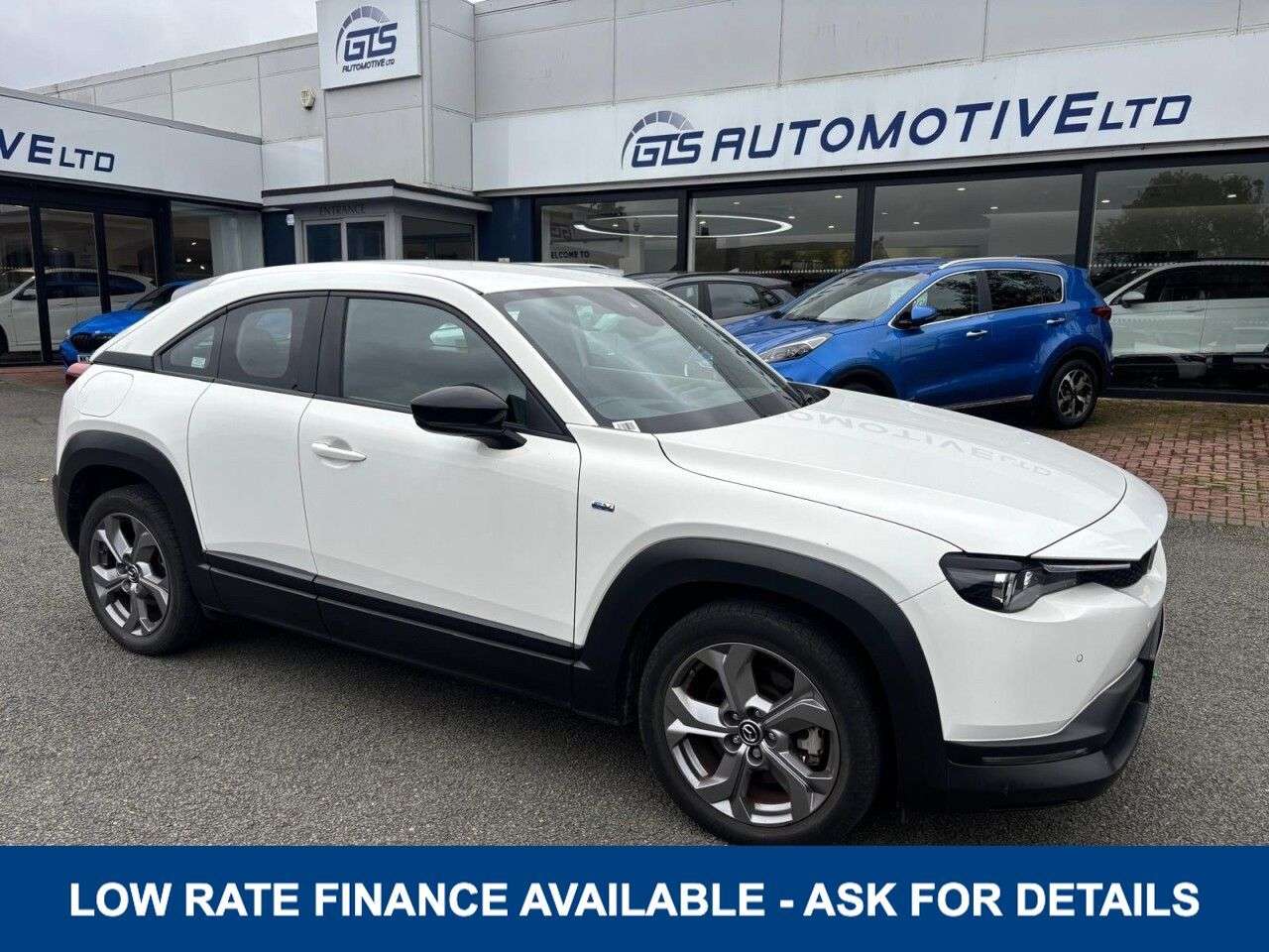A 2022 MAZDA MX-30 35.5kWh PRIME LINE ELECTRIC AUTO 45 BHP + SAT NAV + HEAD-UP DISPLAY A 2022 MAZDA MX-30 35.5kWh PRIME LINE ELECTRIC AUTO 45 BHP + SAT NAV + HEAD-UP DISPLAY