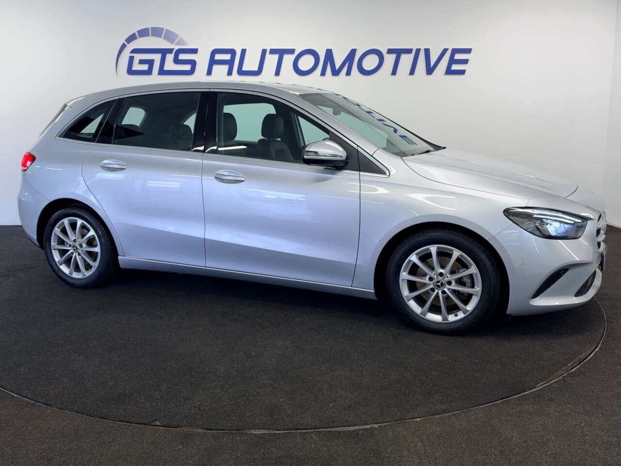 A 2019 MERCEDES-BENZ B CLASS B200d SPORT EXECUTIVE 8G-DCT AUTO 150 BHP + SAT NAV + CAMERA + HEATED SEATS A 2019 MERCEDES-BENZ B CLASS B200d SPORT EXECUTIVE 8G-DCT AUTO 150 BHP + SAT NAV + CAMERA + HEATED SEATS