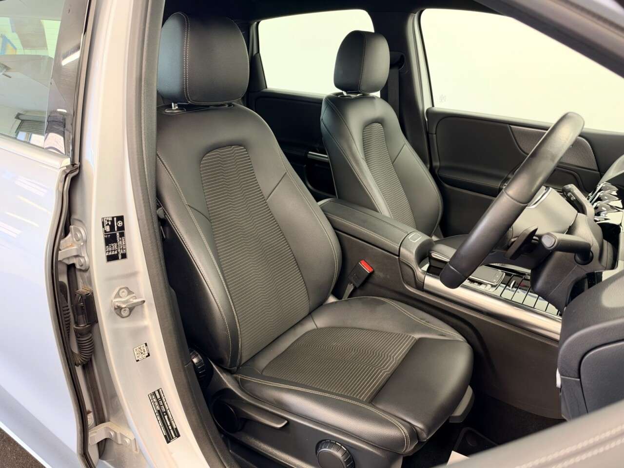 A 2019 MERCEDES-BENZ B CLASS B200d SPORT EXECUTIVE 8G-DCT AUTO 150 BHP + SAT NAV + CAMERA + HEATED SEATS A 2019 MERCEDES-BENZ B CLASS B200d SPORT EXECUTIVE 8G-DCT AUTO 150 BHP + SAT NAV + CAMERA + HEATED SEATS