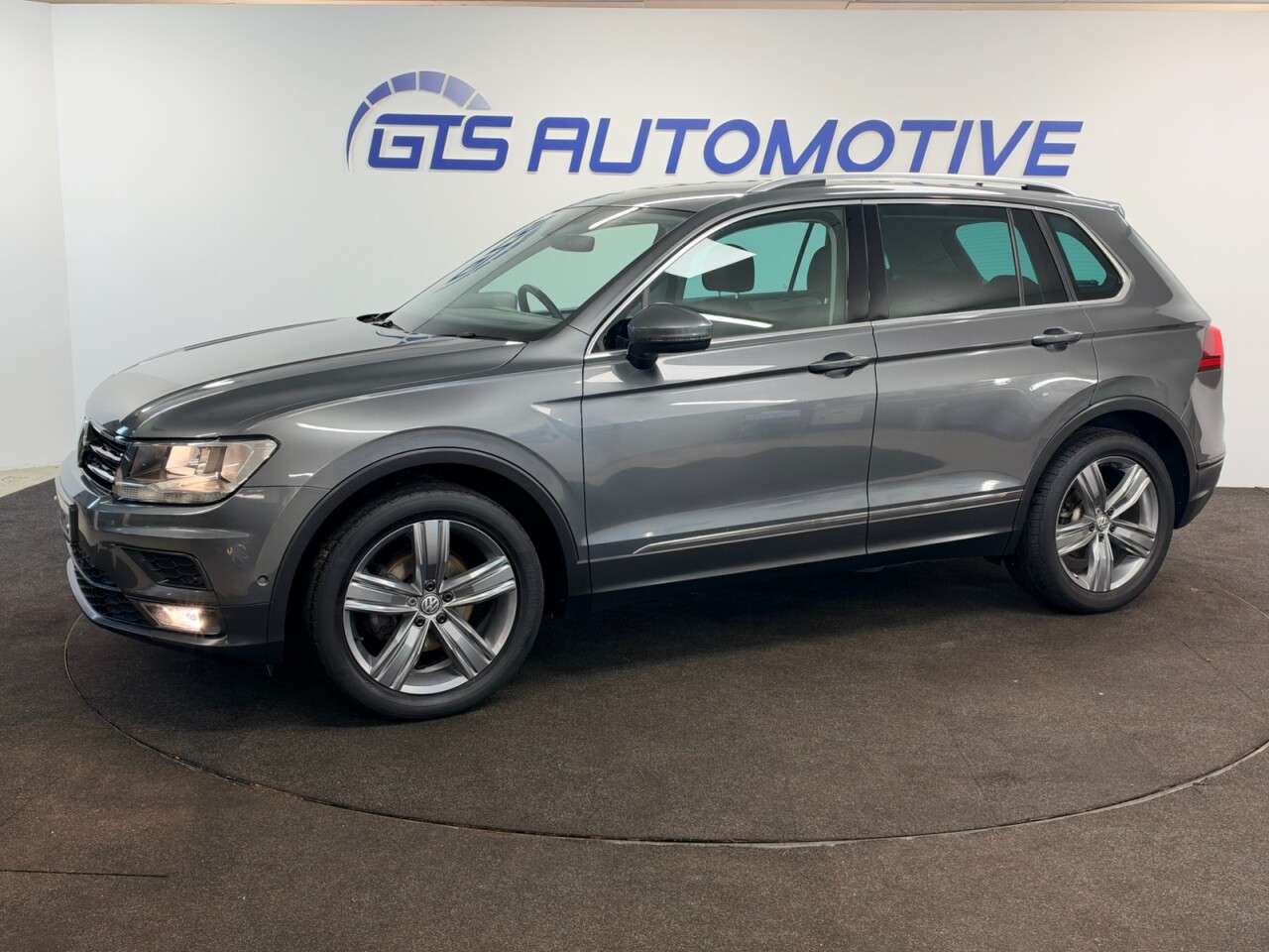 A 2019 VOLKSWAGEN TIGUAN 1.5 TSI EVO MATCH 130 BHP + SAT NAV + REAR CAMERA SIX MONTH WARRANTY OCTOBE A 2019 VOLKSWAGEN TIGUAN 1.5 TSI EVO MATCH 130 BHP + SAT NAV + REAR CAMERA SIX MONTH WARRANTY OCTOBE