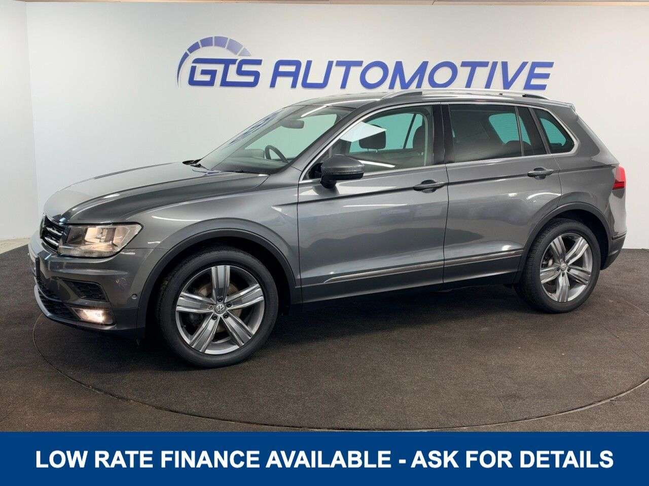 A 2019 VOLKSWAGEN TIGUAN 1.5 TSI EVO MATCH 130 BHP + SAT NAV + REAR CAMERA SIX MONTH WARRANTY OCTOBE A 2019 VOLKSWAGEN TIGUAN 1.5 TSI EVO MATCH 130 BHP + SAT NAV + REAR CAMERA SIX MONTH WARRANTY OCTOBE