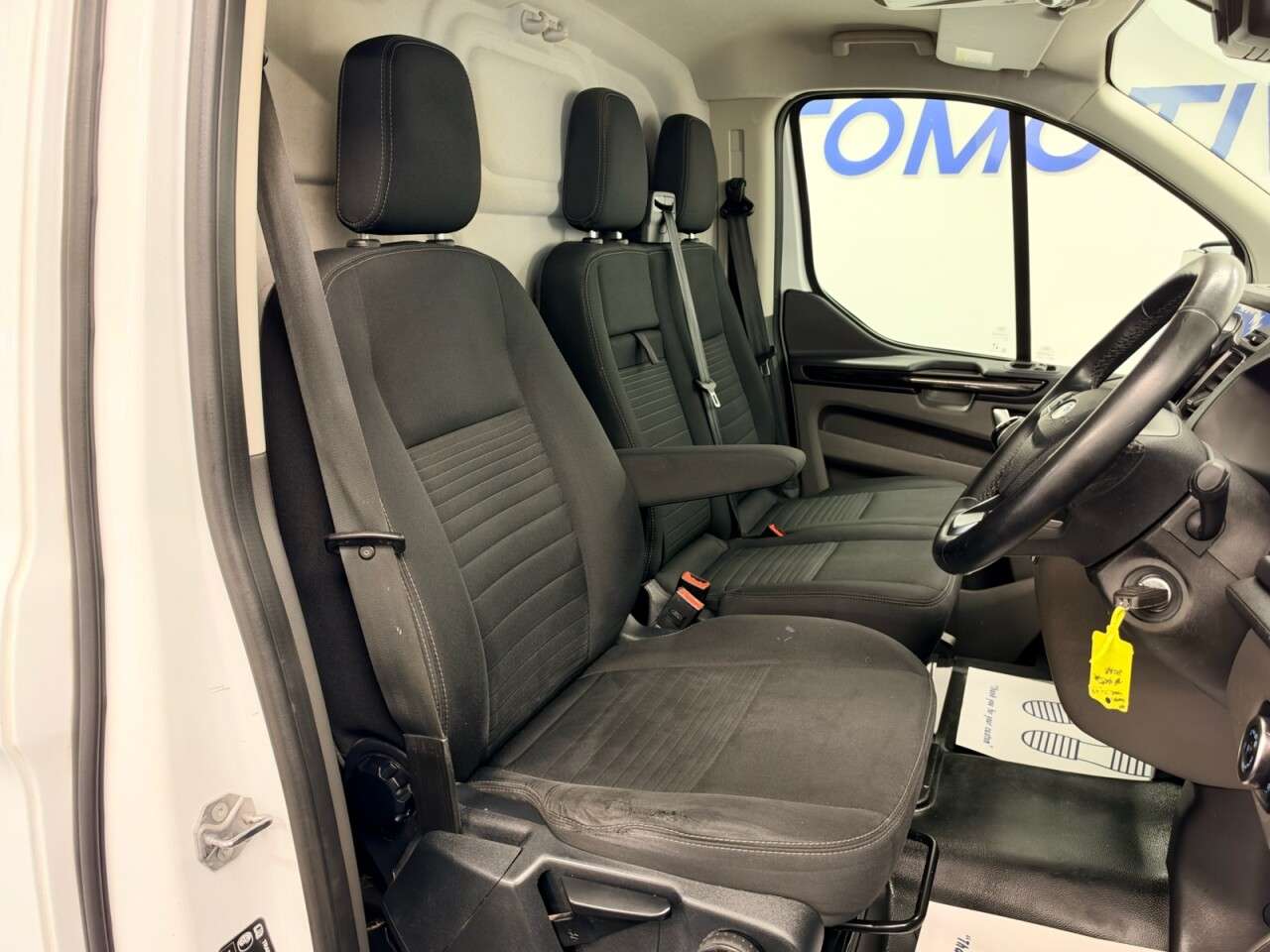 A 2021 FORD TRANSIT CUSTOM 2.0 300 ECOBLUE LIMITED L2 H1 130 BHP + HEATED SEATS + PARKING SENSORS SIX A 2021 FORD TRANSIT CUSTOM 2.0 300 ECOBLUE LIMITED L2 H1 130 BHP + HEATED SEATS + PARKING SENSORS SIX