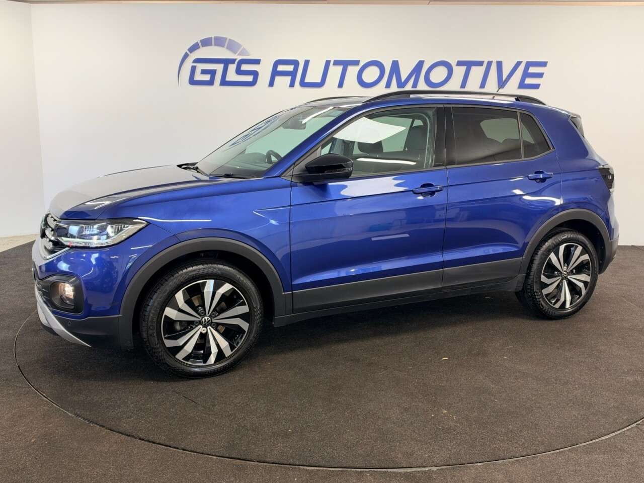 A 2022 VOLKSWAGEN T-CROSS 1.0 TSI BLACK EDITION 110 BHP + WINTER PACK + REAR CAMERA SIX MONTH WARRANT A 2022 VOLKSWAGEN T-CROSS 1.0 TSI BLACK EDITION 110 BHP + WINTER PACK + REAR CAMERA SIX MONTH WARRANT