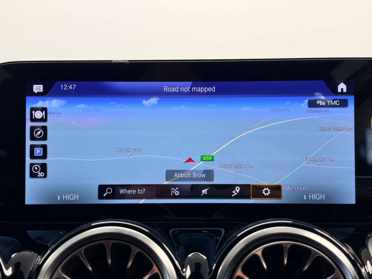 A 2023 MERCEDES-BENZ GLB 200 AMG LINE EXECUTIVE 7G-DCT AUTO 165 BHP + SAT NAV + 7 SEATS + HEATED SEA A 2023 MERCEDES-BENZ GLB 200 AMG LINE EXECUTIVE 7G-DCT AUTO 165 BHP + SAT NAV + 7 SEATS + HEATED SEA