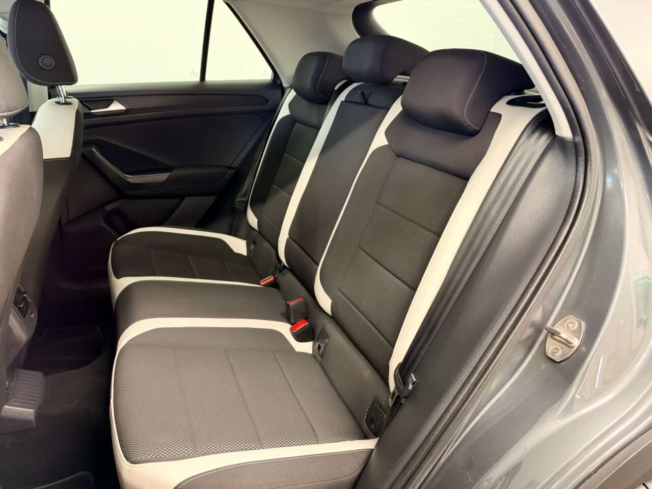 2018 VOLKSWAGEN T-ROC 2018 VOLKSWAGEN T-ROC