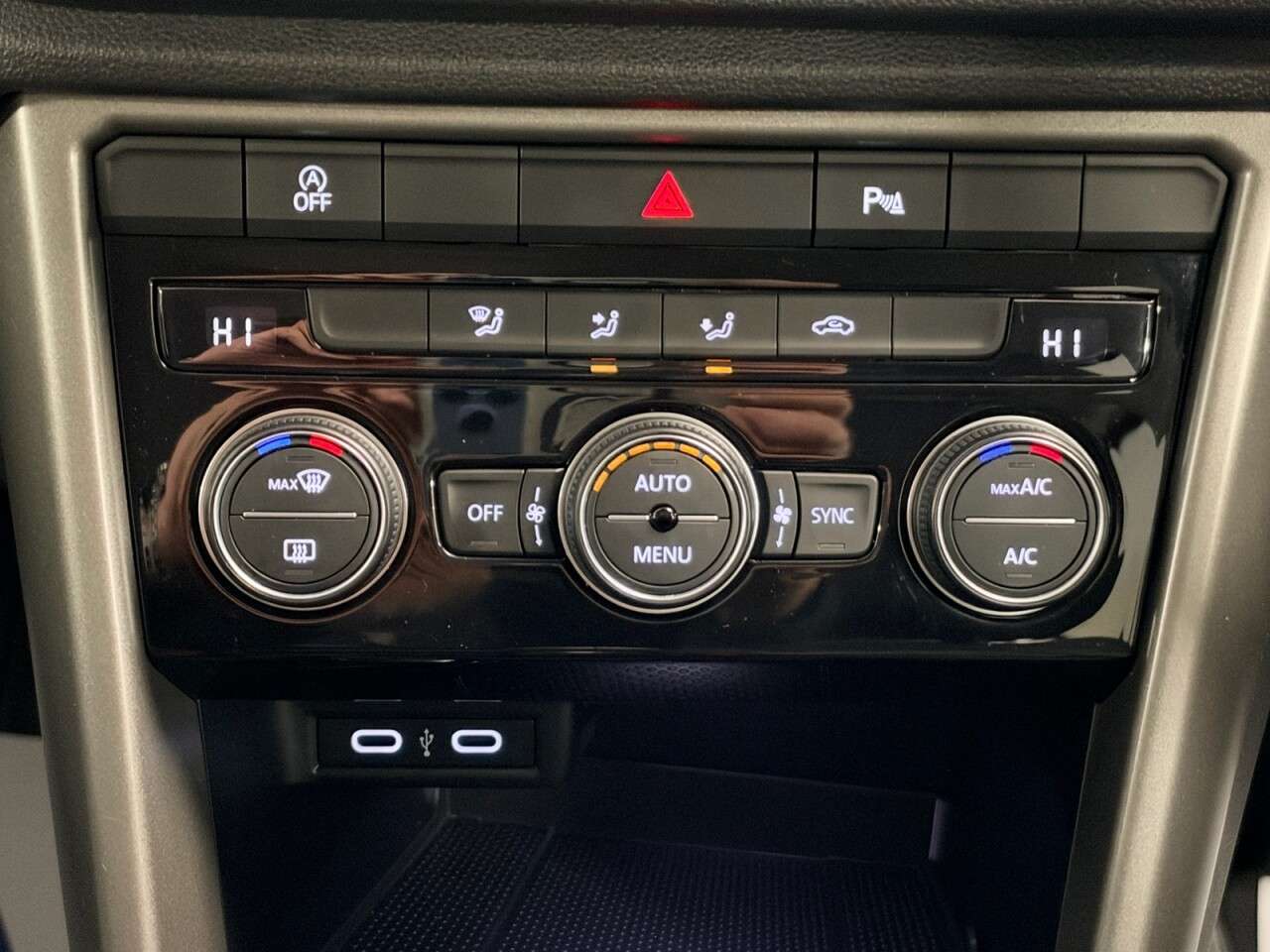 2021 VOLKSWAGEN T-ROC 2021 VOLKSWAGEN T-ROC