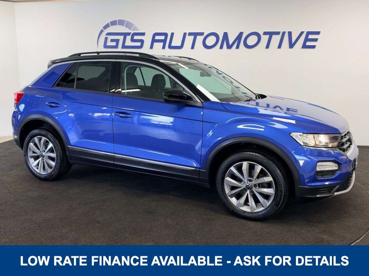 A 2021 VOLKSWAGEN T-ROC 1.0 TSI DESIGN 110 BHP + PARKING SENSORS + APPLE CAR PLAY SIX MONTH WARRANT A 2021 VOLKSWAGEN T-ROC 1.0 TSI DESIGN 110 BHP + PARKING SENSORS + APPLE CAR PLAY SIX MONTH WARRANT