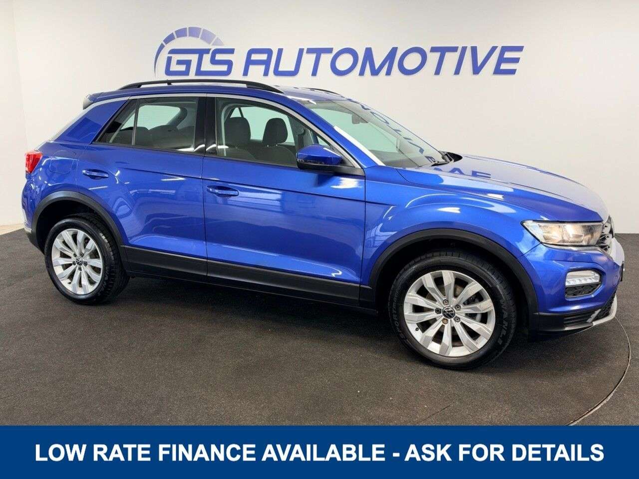 A 2021 VOLKSWAGEN T-ROC 1.0 TSI SE 110 BHP + PARKING SENSORS + APPLE CAR PLAY - OCTOBER 2027 MOT A 2021 VOLKSWAGEN T-ROC 1.0 TSI SE 110 BHP + PARKING SENSORS + APPLE CAR PLAY - OCTOBER 2027 MOT