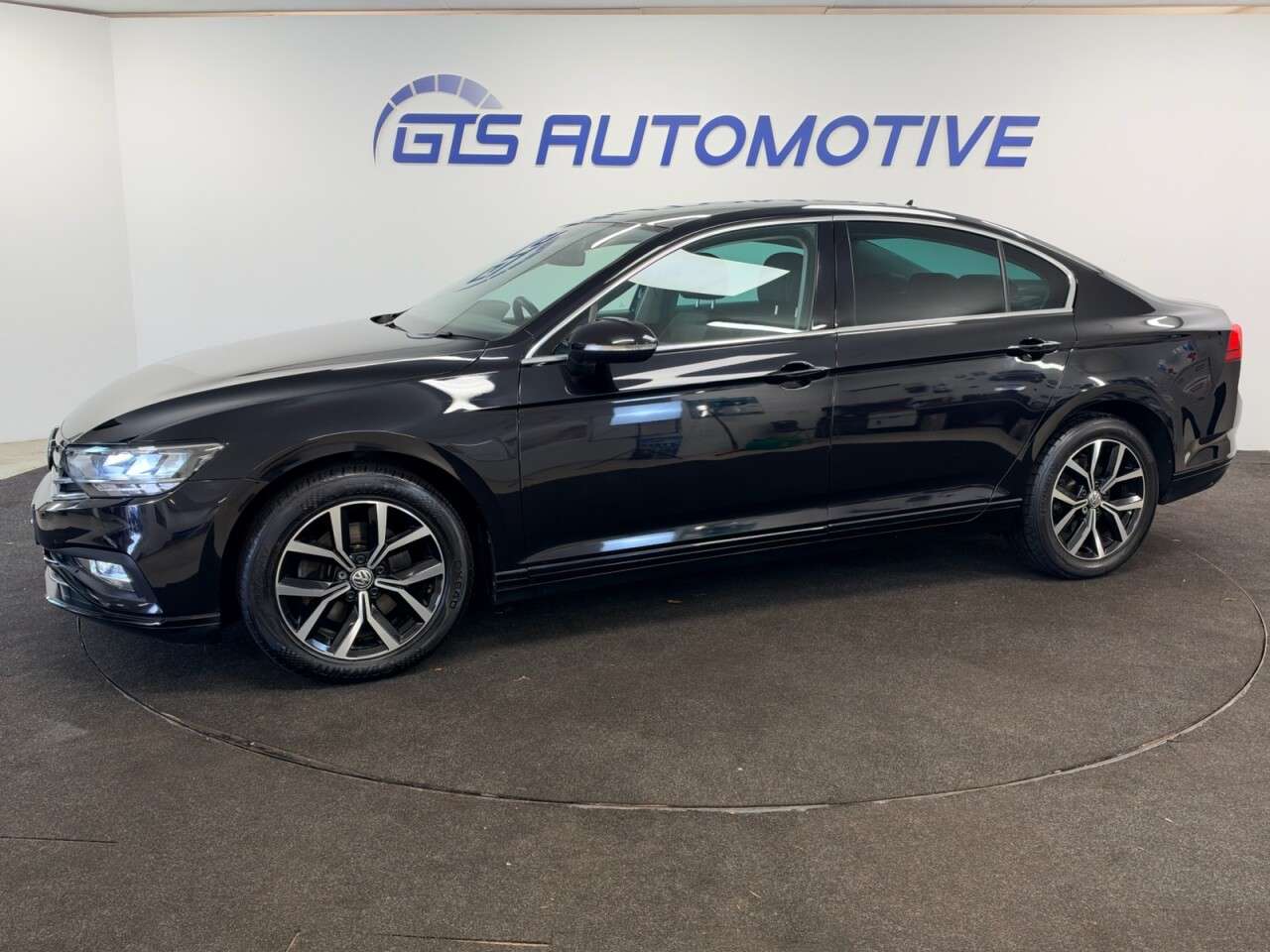 A 2020 VOLKSWAGEN PASSAT 1.6 TDI SE-L SALOON DSG AUTO 120 BHP + SAT NAV + HEATED LEATHER SIX MONTH W A 2020 VOLKSWAGEN PASSAT 1.6 TDI SE-L SALOON DSG AUTO 120 BHP + SAT NAV + HEATED LEATHER SIX MONTH W