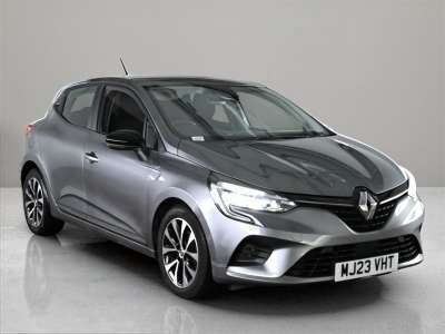 A 2023 RENAULT CLIO 1.0 TCe EVOLUTION FIVE DOOR 90 BHP A 2023 RENAULT CLIO 1.0 TCe EVOLUTION FIVE DOOR 90 BHP