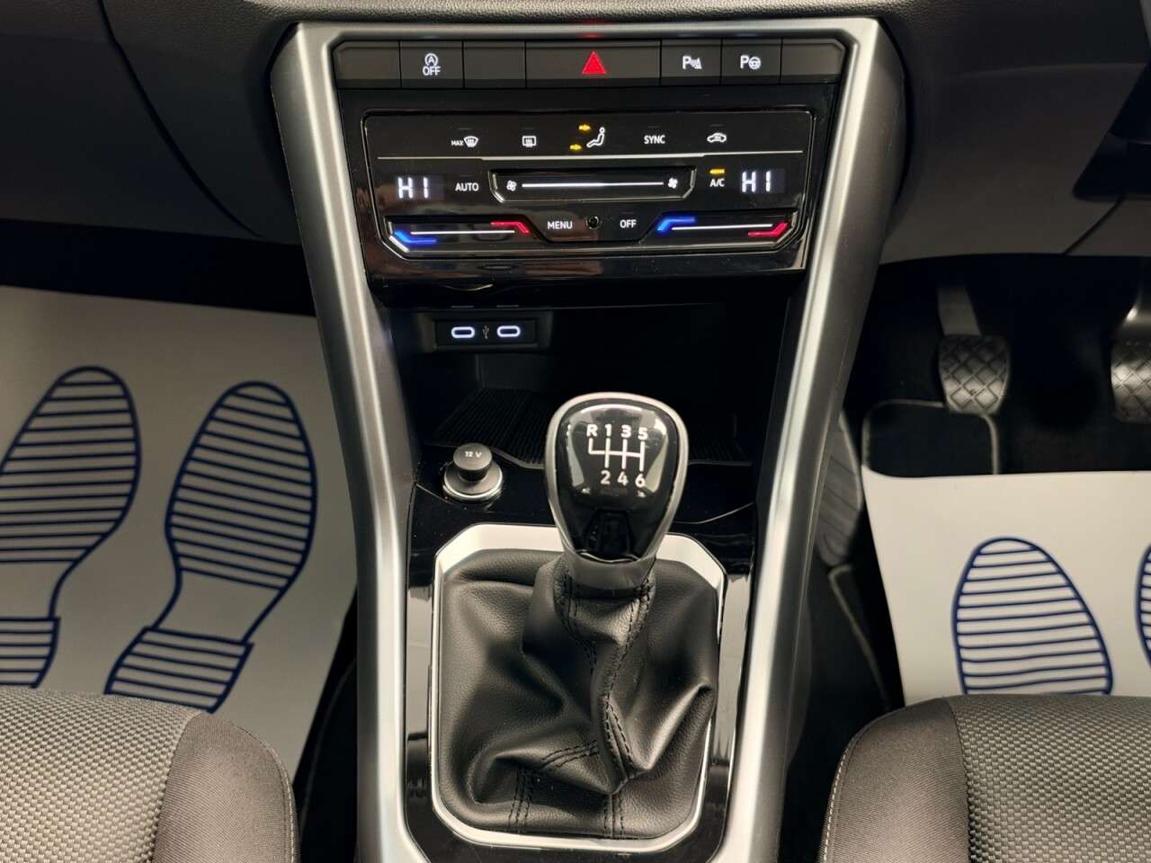 2022 VOLKSWAGEN T-ROC 2022 VOLKSWAGEN T-ROC