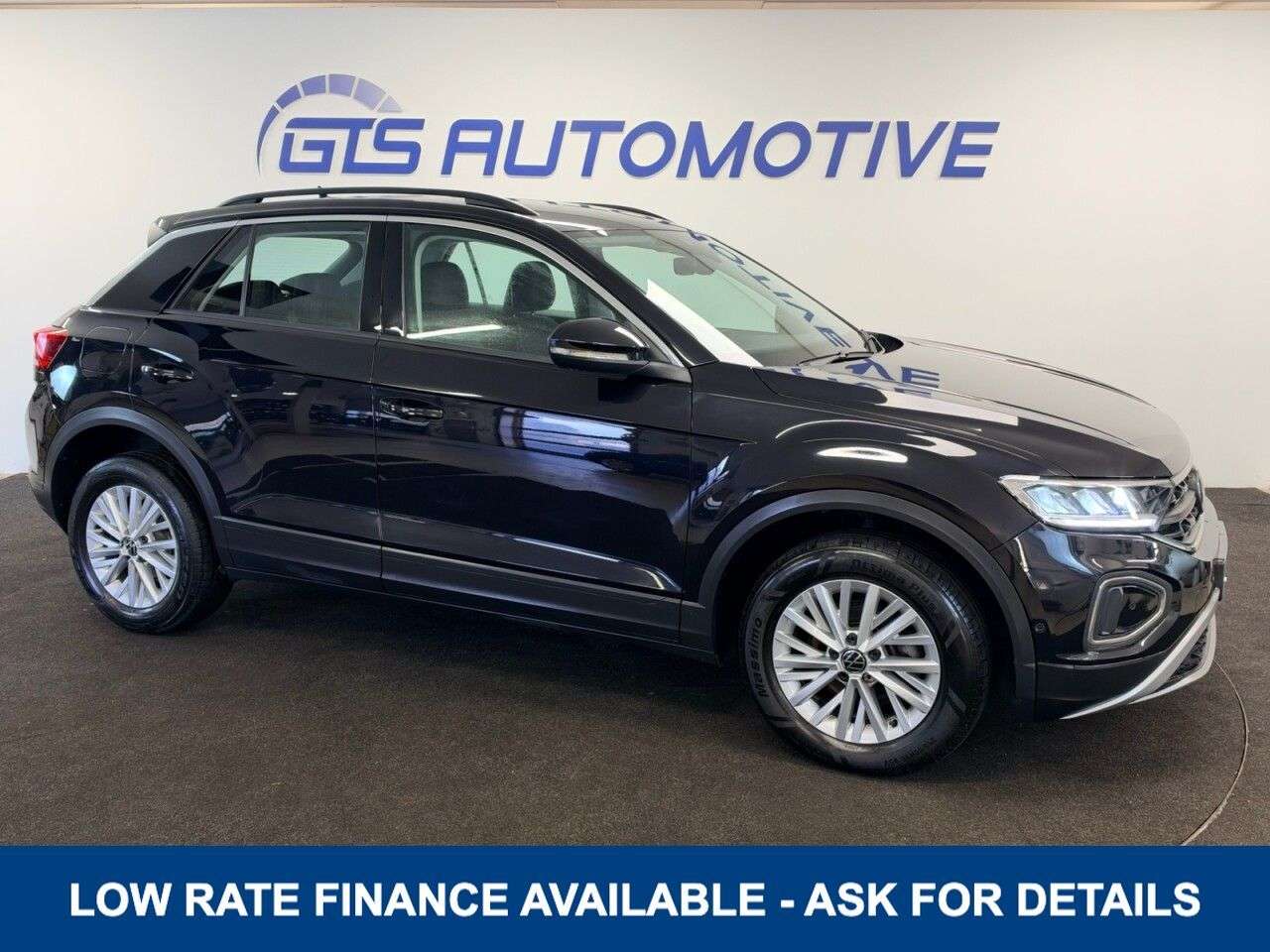 A 2022 VOLKSWAGEN T-ROC 1.0 TSI LIFE 110 BHP + PARKING SENSORS + APPLE CAR PLAY - MAY 2027 MOT A 2022 VOLKSWAGEN T-ROC 1.0 TSI LIFE 110 BHP + PARKING SENSORS + APPLE CAR PLAY - MAY 2027 MOT