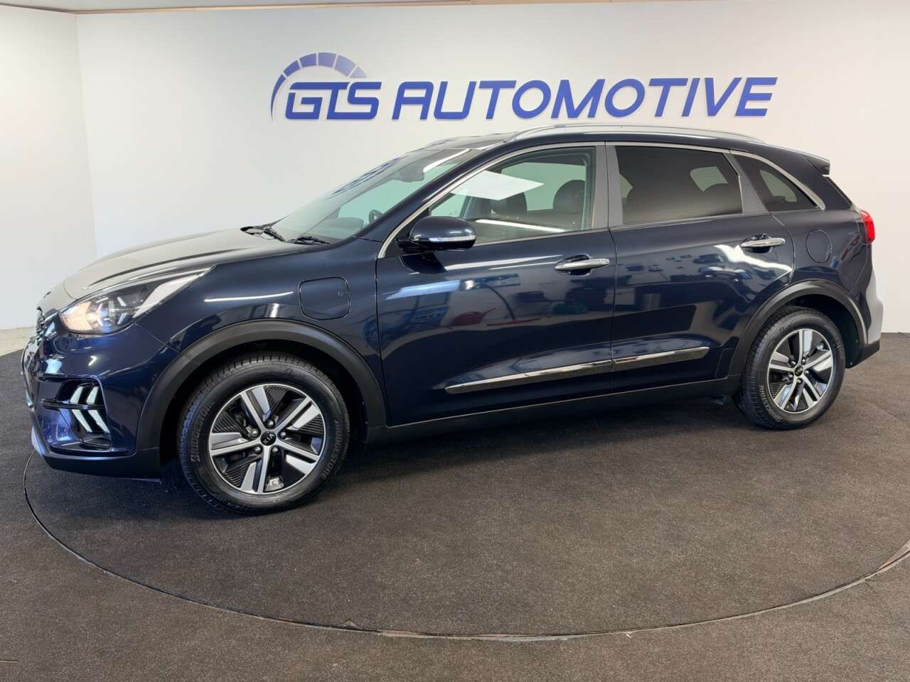 A 2020 KIA NIRO 1.6 GDi 8.9kWh 3 PLUG-IN HYBRID DCT AUTO 140 BHP + SAT NAV + HEATED LEATHER A 2020 KIA NIRO 1.6 GDi 8.9kWh 3 PLUG-IN HYBRID DCT AUTO 140 BHP + SAT NAV + HEATED LEATHER