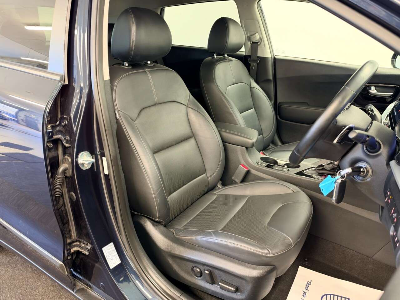 A 2020 KIA NIRO 1.6 GDi 8.9kWh 3 PLUG-IN HYBRID DCT AUTO 140 BHP + SAT NAV + HEATED LEATHER A 2020 KIA NIRO 1.6 GDi 8.9kWh 3 PLUG-IN HYBRID DCT AUTO 140 BHP + SAT NAV + HEATED LEATHER