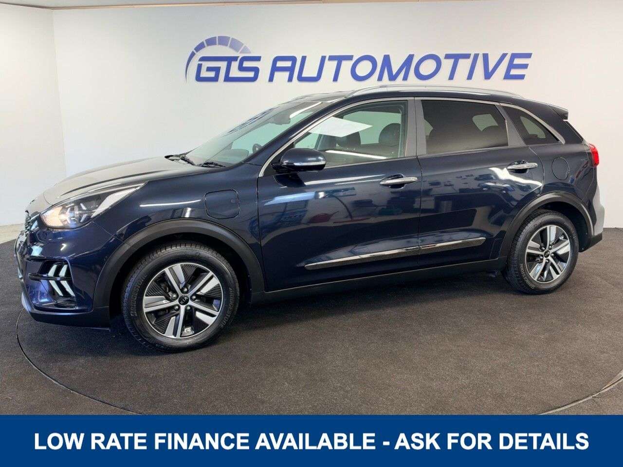 A 2020 KIA NIRO 1.6 GDi 8.9kWh 3 PLUG-IN HYBRID DCT AUTO 140 BHP + SAT NAV + HEATED LEATHER A 2020 KIA NIRO 1.6 GDi 8.9kWh 3 PLUG-IN HYBRID DCT AUTO 140 BHP + SAT NAV + HEATED LEATHER
