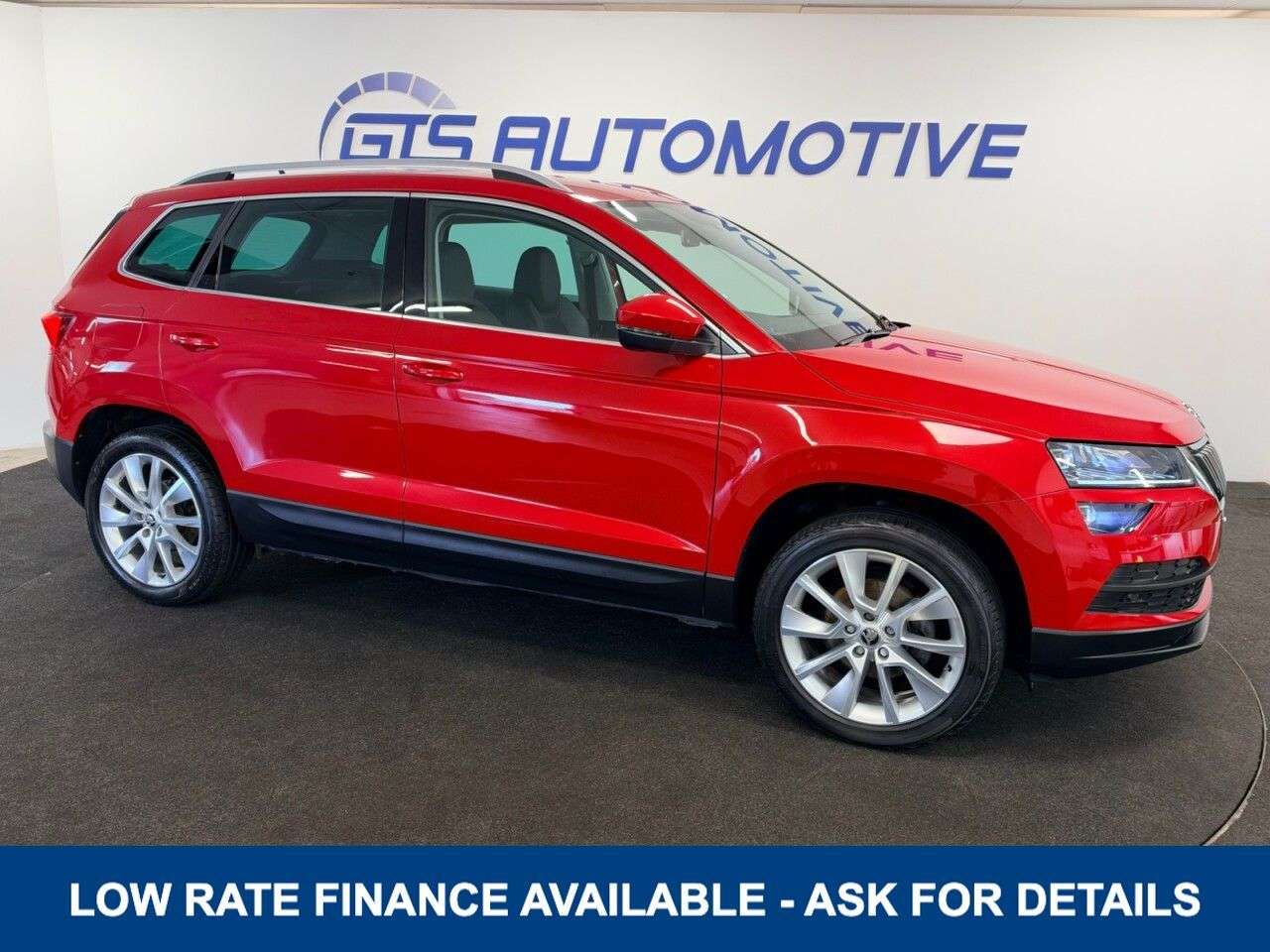 A 2019 SKODA KAROQ 1.5 TSI SE L 150 BHP + SAT NAV + REAR CAMERA + HEATED SEATS - NOVEMBER 2027 A 2019 SKODA KAROQ 1.5 TSI SE L 150 BHP + SAT NAV + REAR CAMERA + HEATED SEATS - NOVEMBER 2027