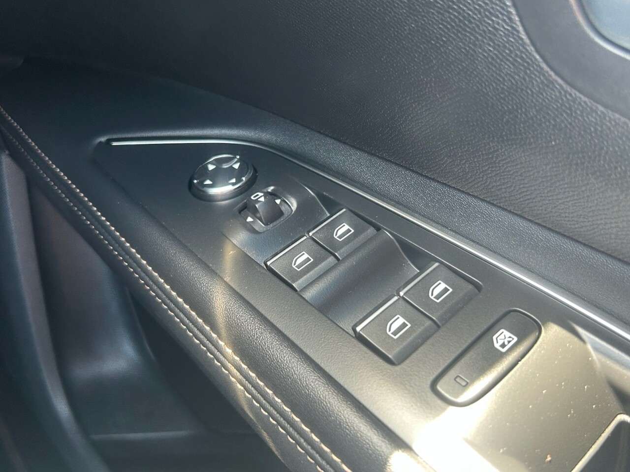 2022 PEUGEOT 5008 2022 PEUGEOT 5008