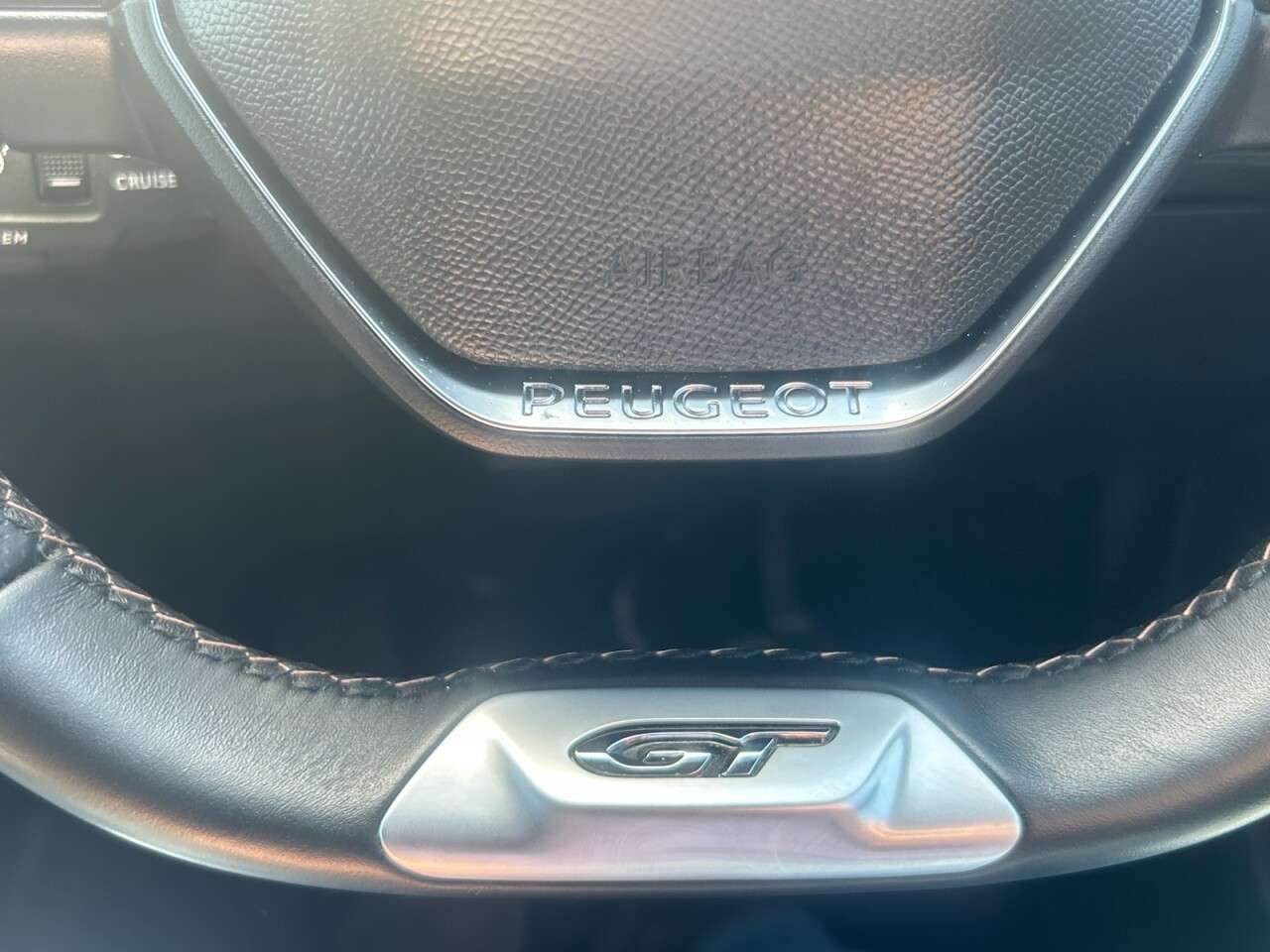 2022 PEUGEOT 5008 2022 PEUGEOT 5008