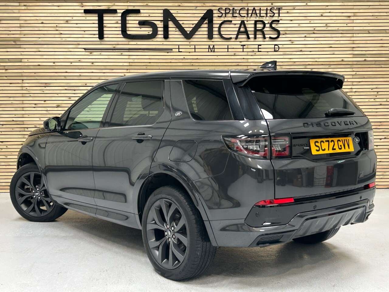 A 2022 LAND ROVER DISCOVERY SPORT 1.5 P300e 12.2kWh R-Dynamic SE SUV 5dr Petrol Plug-in Hybrid Auto 4WD Euro A 2022 LAND ROVER DISCOVERY SPORT 1.5 P300e 12.2kWh R-Dynamic SE SUV 5dr Petrol Plug-in Hybrid Auto 4WD Euro